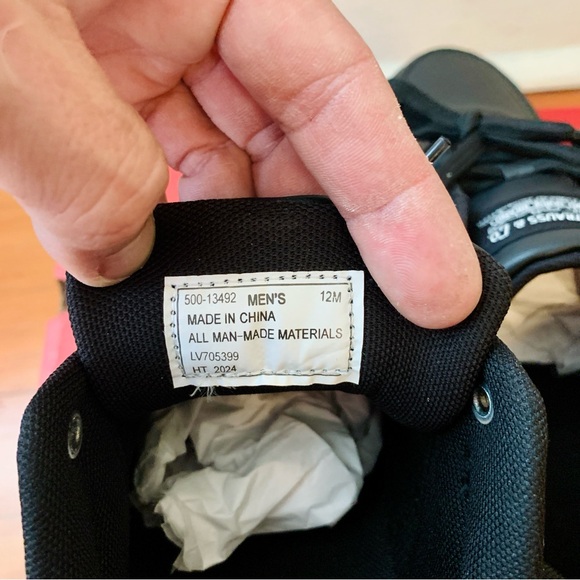 Levis Shoes - Picture 5 of 9